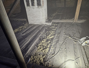 Zateplení stropu zděného domu pomocí foukané izolace